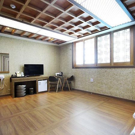 Jeonju Hanok Hotel Kung Buitenkant foto