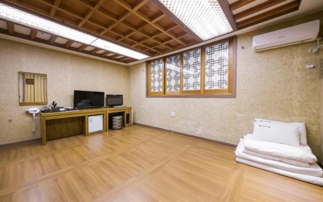 Jeonju Hanok Hotel Kung Buitenkant foto