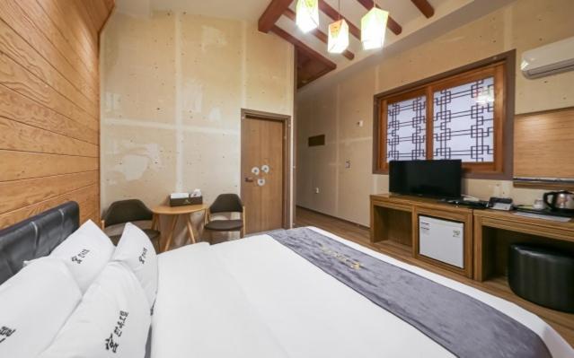 Jeonju Hanok Hotel Kung Buitenkant foto
