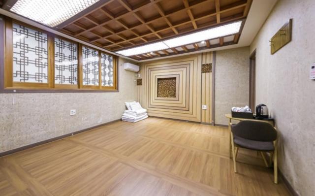 Jeonju Hanok Hotel Kung Buitenkant foto