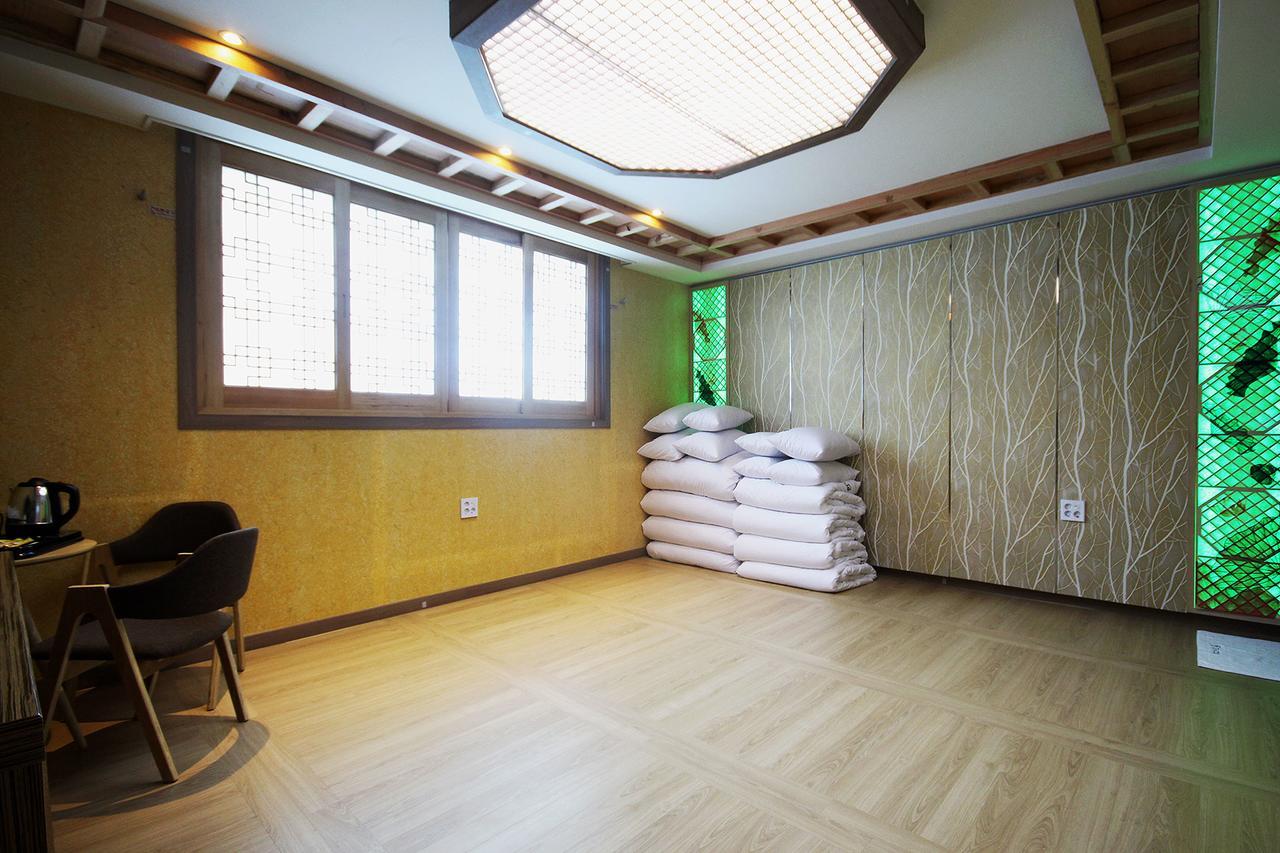 Jeonju Hanok Hotel Kung Buitenkant foto