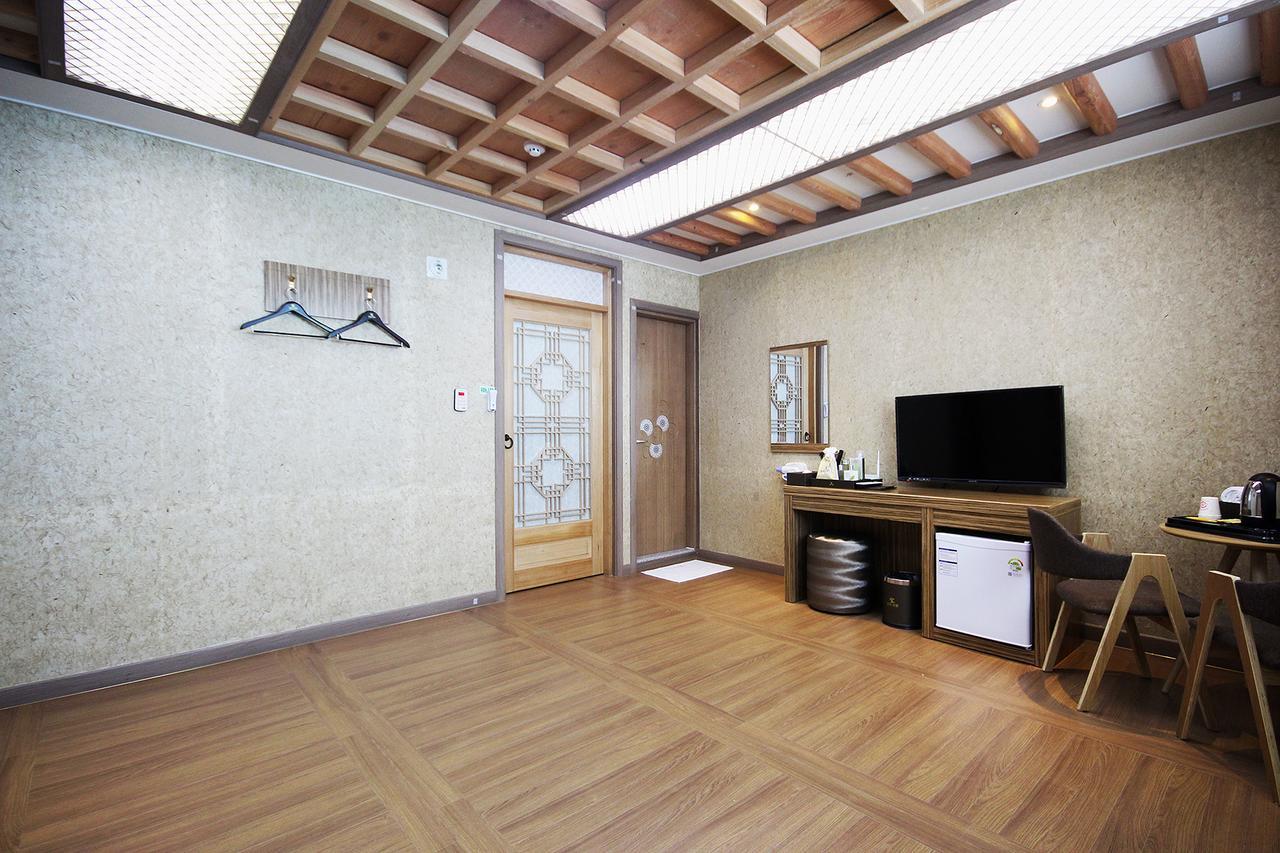 Jeonju Hanok Hotel Kung Buitenkant foto