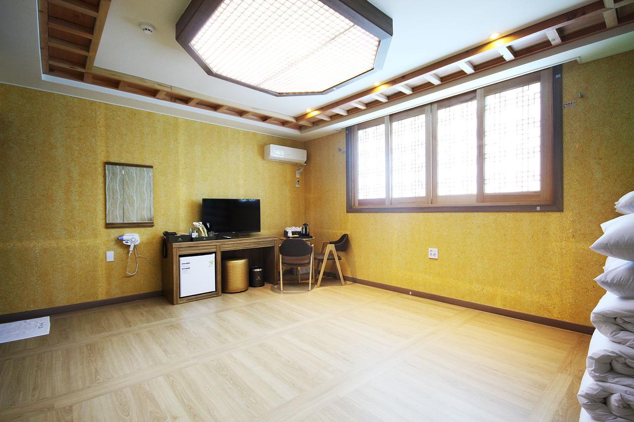 Jeonju Hanok Hotel Kung Buitenkant foto