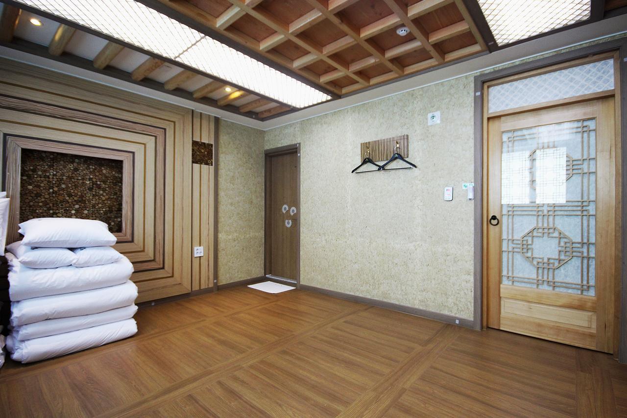 Jeonju Hanok Hotel Kung Buitenkant foto
