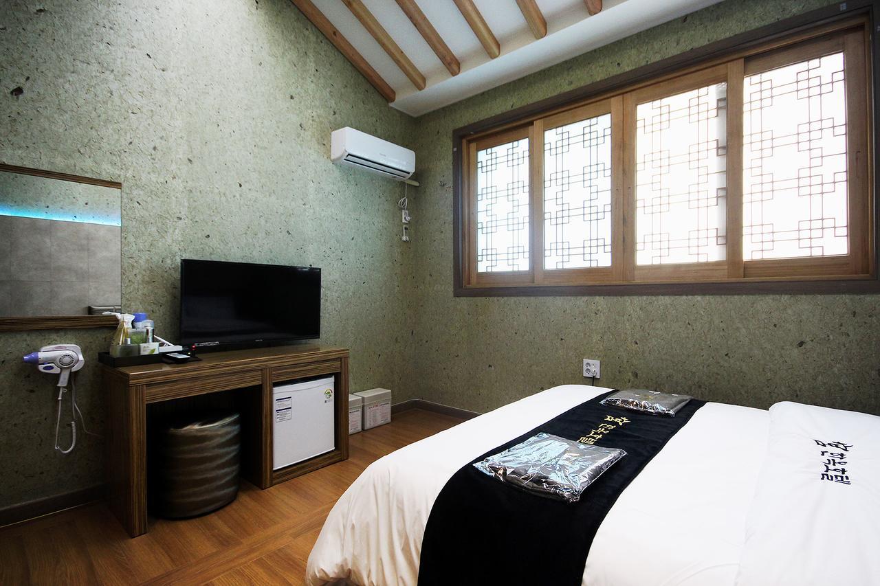 Jeonju Hanok Hotel Kung Buitenkant foto